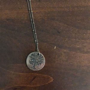 Tree pendant necklace